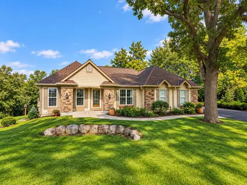 211 Kummrow, Wales, WI 53183
