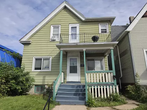 2856 N Holton, Milwaukee, WI 53212