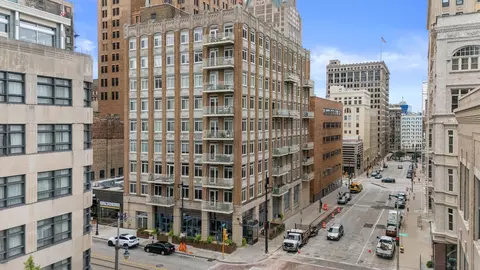 741 N Milwaukee #302, Milwaukee, WI 53202