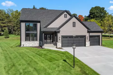 w251n2459 Valleyview, Pewaukee, WI 53072