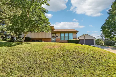 1229 Ed-mar, Waukesha, WI 53188