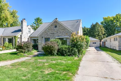 2616 N 96th, Wauwatosa, WI 53226