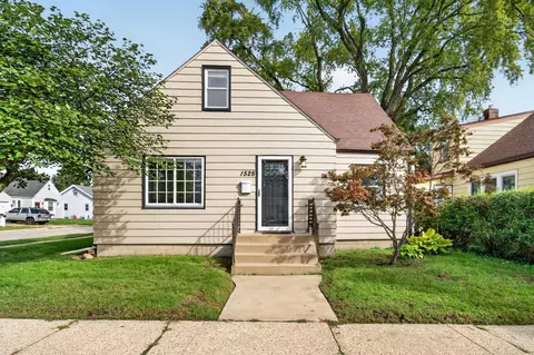 1528 76th, Kenosha, WI 53143