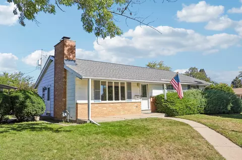 420 Sonya, Waukesha, WI 53188
