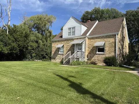 2786 S Moorland, New Berlin, WI 53151