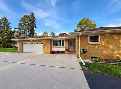 3472 E Ryan, Oak Creek, WI 53154