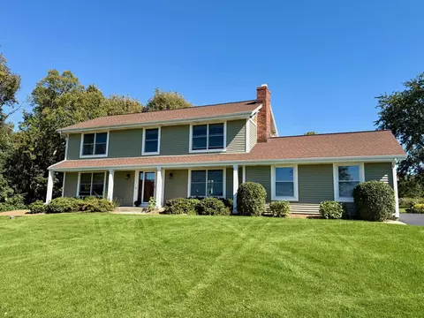 w227s7710 Oakview, Big Bend, WI 53103