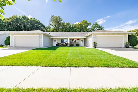 630 Novak #54-2, Hartford, WI 53027