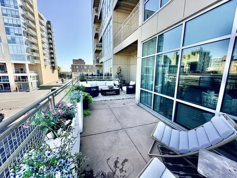1550 E Royall #410, Milwaukee, WI 53202