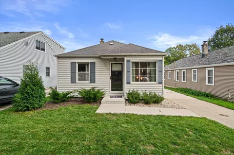 1908 N 118th, Wauwatosa, WI 53226
