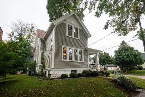 2401 S Williams, Milwaukee, WI 53207