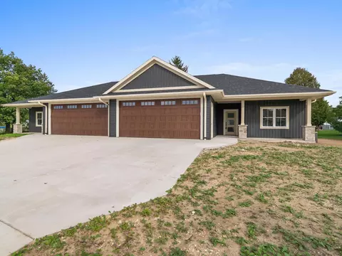 1915 Paul, Manitowoc, WI 54220