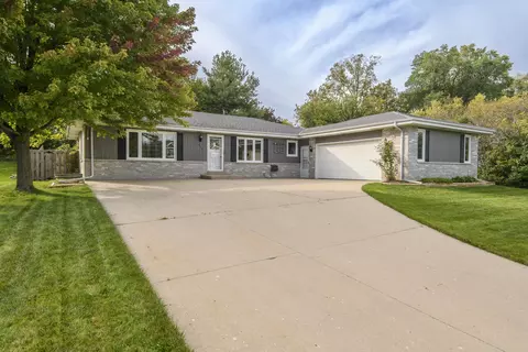 414 Whipple Tree, Waterford, WI 53185
