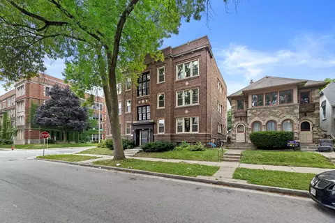 2905 N Bartlett, Milwaukee, WI 53211