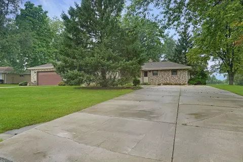 w183n5895 Spruce, Menomonee Falls, WI 53051