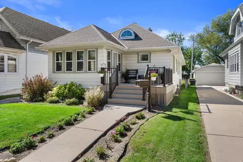 1717 S 82nd, West Allis, WI 53214