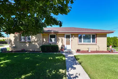 6220 W Van Norman, Greenfield, WI 53220
