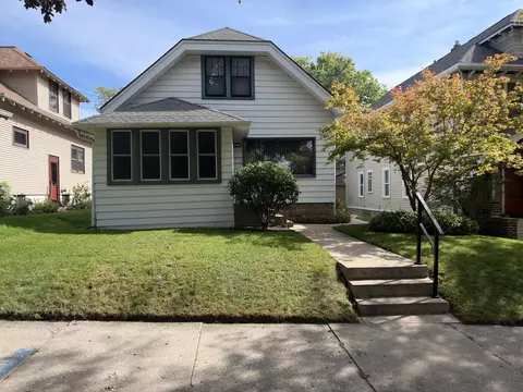 1613 E Pryor, Milwaukee, WI 53207