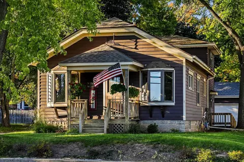 n70w5886 Bridge, Cedarburg, WI 53012