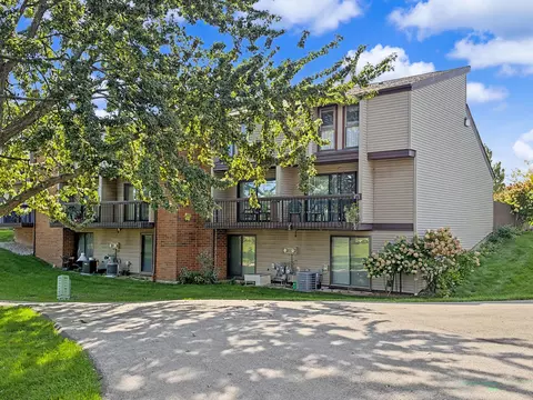5209 S 13th #M, Milwaukee, WI 53221