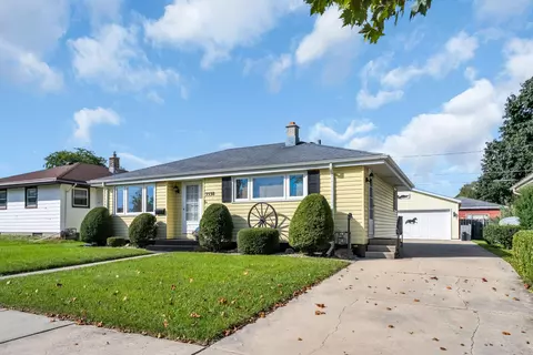 3538 Republic, Racine, WI 53405