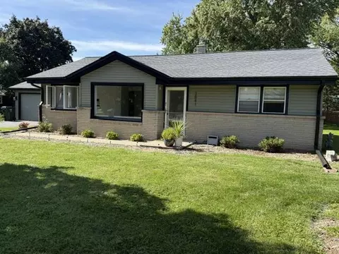 3841 S Sunny Rdg, New Berlin, WI 53151
