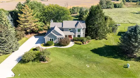 1481 Rivers Edge, Oconomowoc, WI 53066