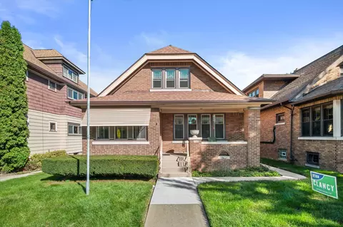 2546 S Howell, Milwaukee, WI 53207