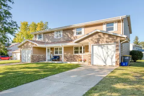 2700 Albany #2702, Waukesha, WI 53188