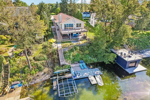 105 E Lk, Richfield, WI 53017