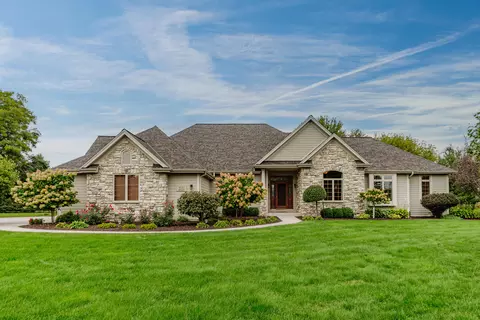 w383n8625 Blue River Pass, Lac La Belle, WI 53066