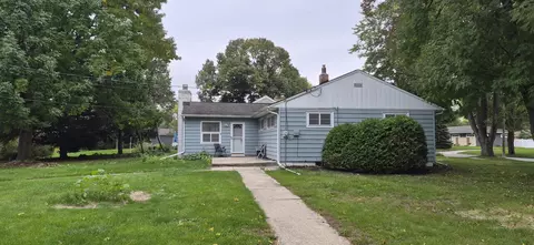 4574 N 107th, Wauwatosa, WI 53225