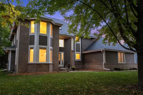 1264 Creekside, Grafton, WI 53024