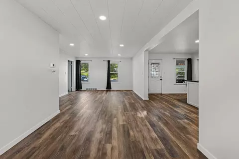 Living - 216 3rd, Onalaska, WI 54650 photo 1 of 2