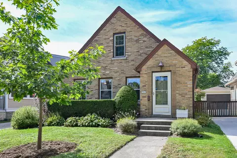 2563 N 71st, Wauwatosa, WI 53213