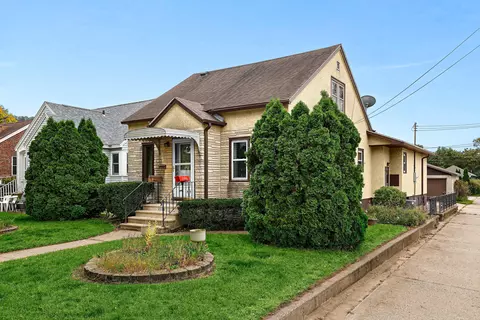 2320 Madison, La Crosse, WI 54601