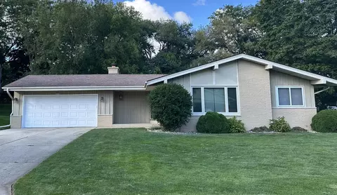 8880 Garden, Greendale, WI 53129