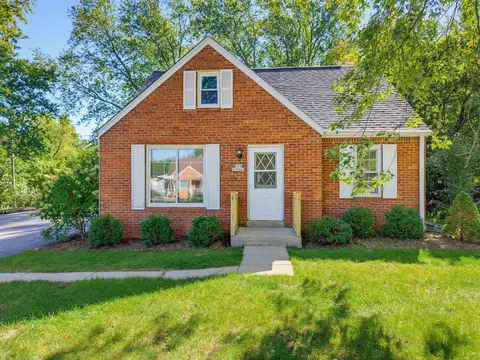 s64w19049 School, Muskego, WI 53150
