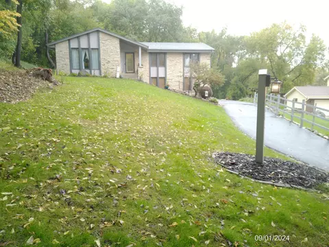2116 Harris Highland, Waukesha, WI 53188