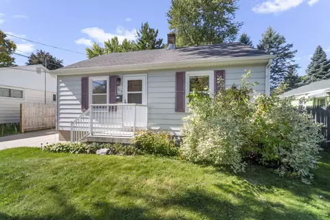 517 Cedar, Hartford, WI 53027