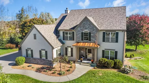2811 Makou, Waukesha, WI 53189