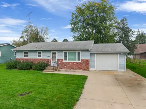 823 East, Caledonia, MN 55921