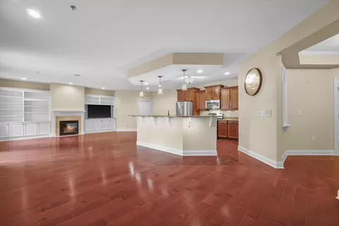 17490 Crest Hl #10, Brookfield, WI 53045