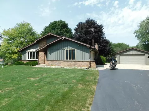 w238s8065 Highland, Big Bend, WI 53103