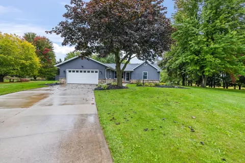 5589 Kengary, Hartford, WI 53086