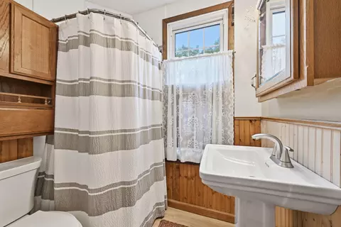 Bath - s83w24105 Artesian, Big Bend, WI 53103 photo 1 of 3