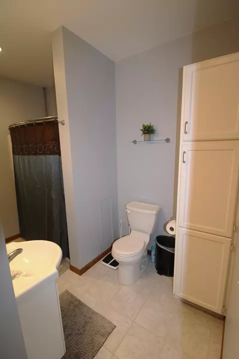 Bath - 421 8th, Winona, MN 55987 photo 1 of 4