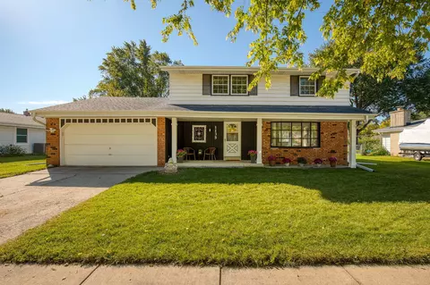 1135 Wisteria, Waukesha, WI 53189