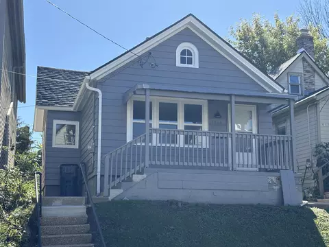1017 E Pearson, Milwaukee, WI 53202