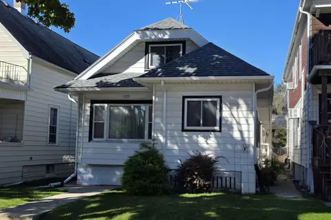 1533 S 72nd, West Allis, WI 53214